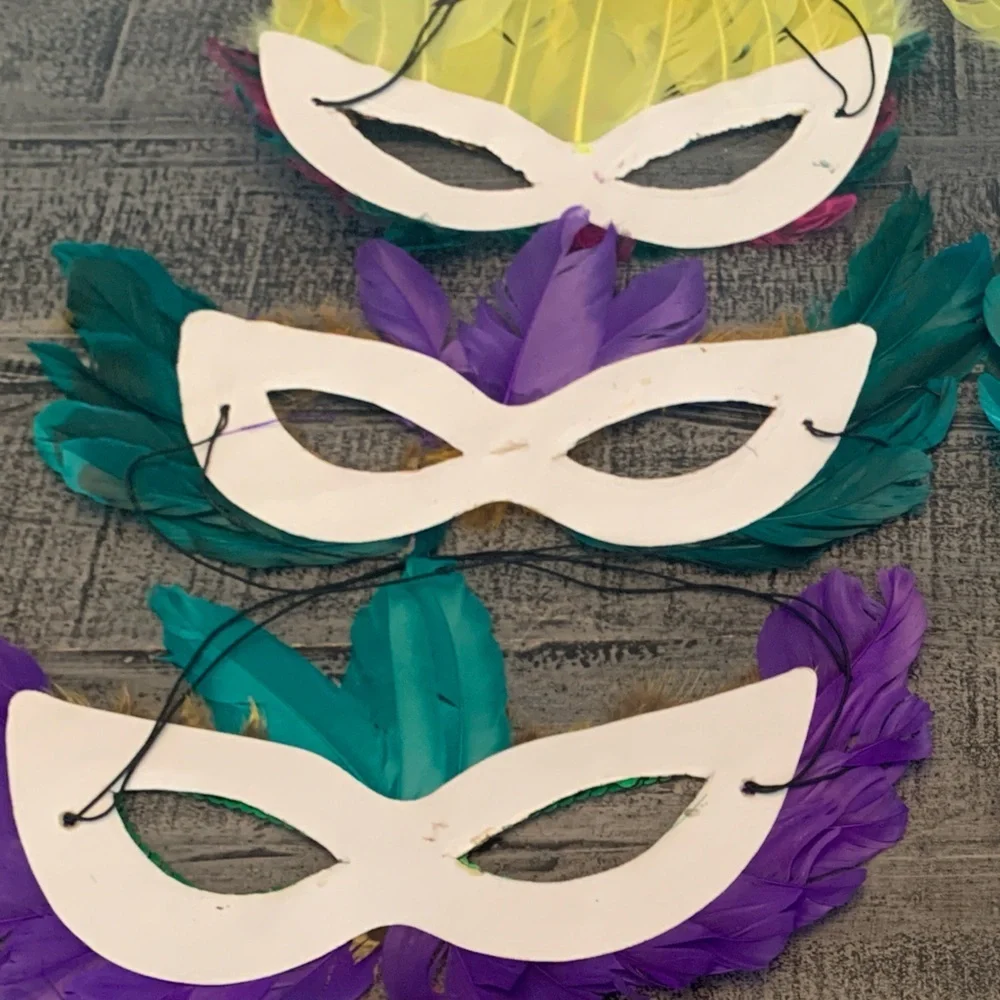 Mardi Gras Masks 6 Feather Sequin Elastic Band, 6 Bead Necklaces, Masquerade EUC